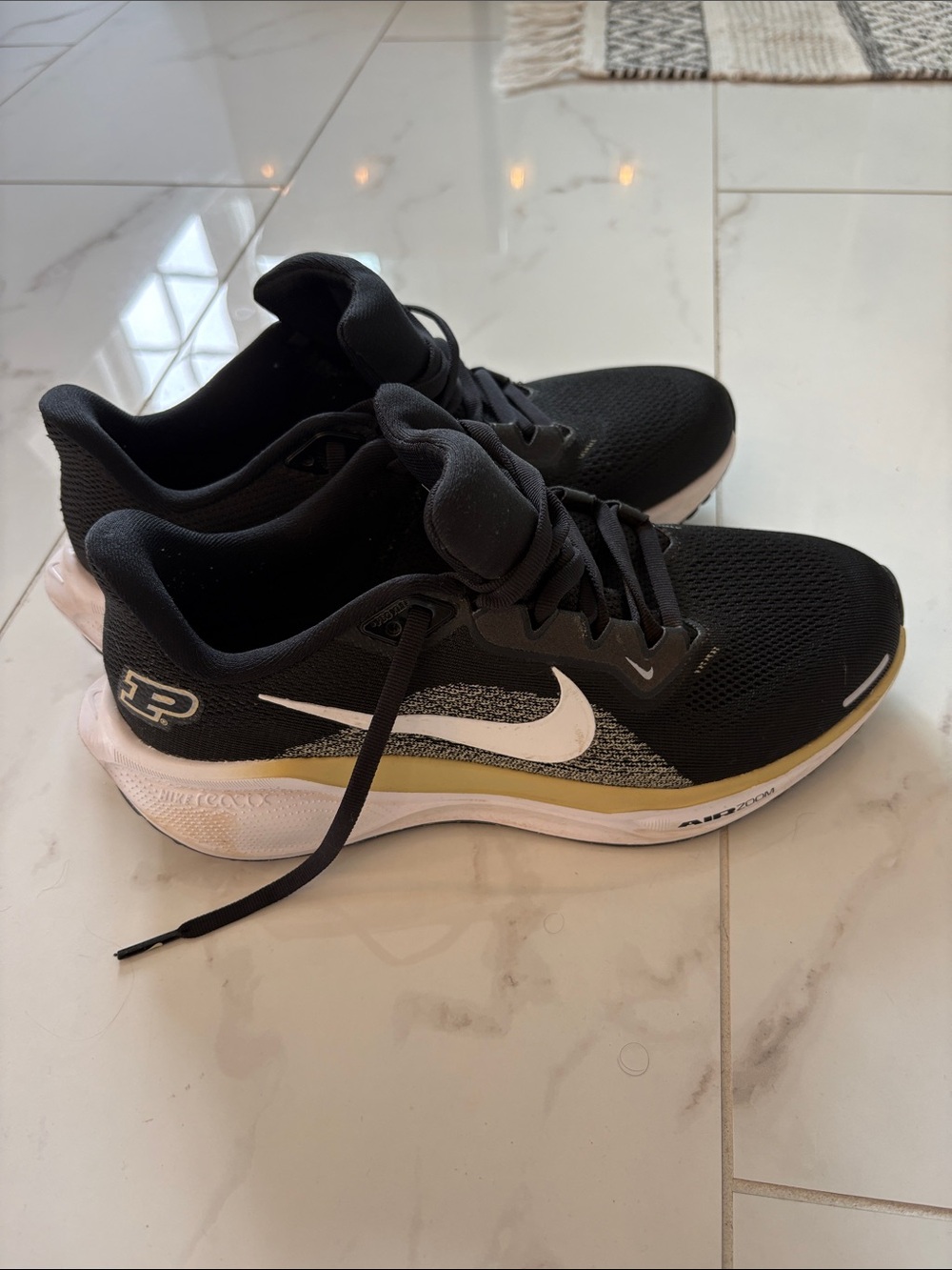Purdue Boilermakers Nike Women's Black White Gold Running Sneakers